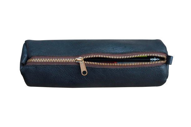 袋与拉链隔离在白色背景。这有剪切路径。图片下载