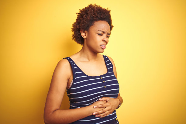 非洲裔美国妇女因消化不良引起胃痛图片下载