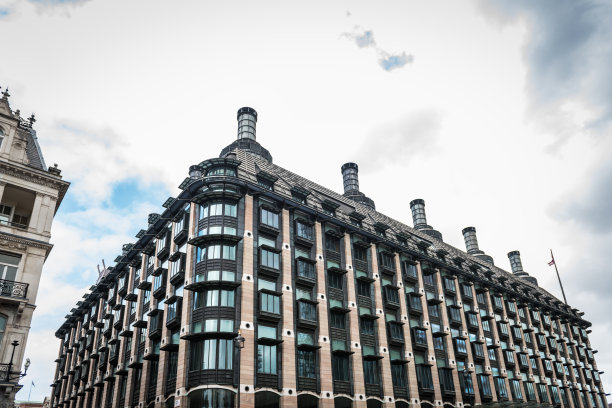 伦敦威斯敏斯特的保得利大厦办公大楼图片下载