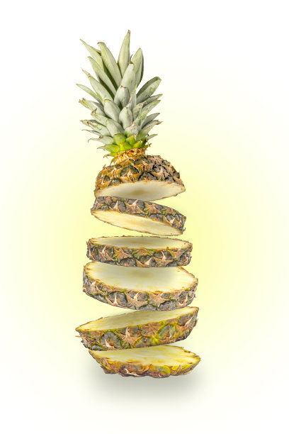 近距离观察切熟的菠萝异国水果孤立在黄色图片下载