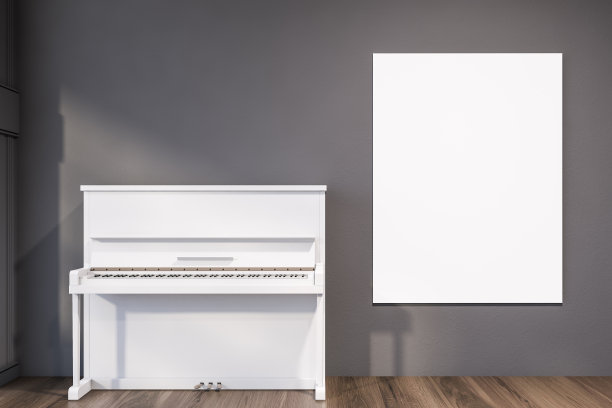 灰色的房间里挂着海报的白色钢琴图片下载