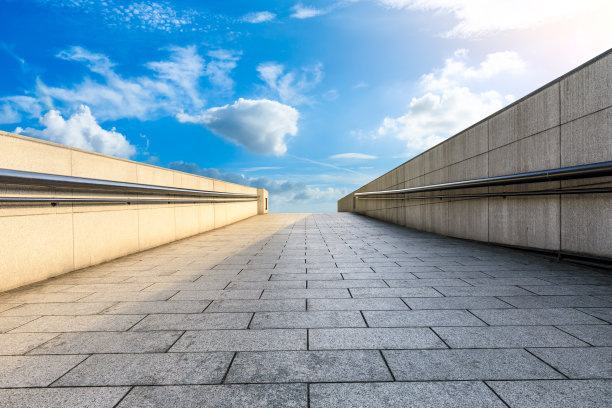 空旷的广场人行道和天空景观图片下载
