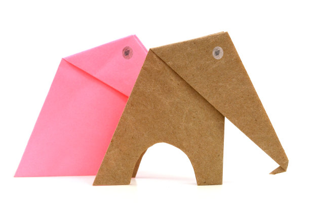 两张白色的大象折纸图片下载