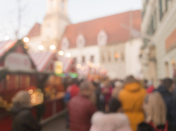 模糊的背景，开放的公共市场在圣诞节时间。图片下载