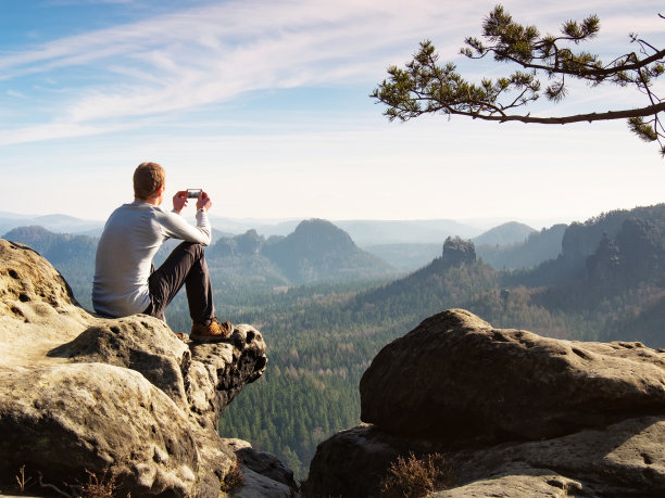 网红拍摄并分享手机照片图片下载