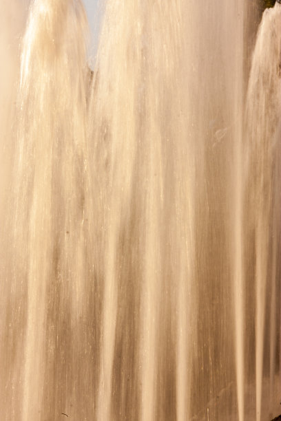 高的喷泉图片下载