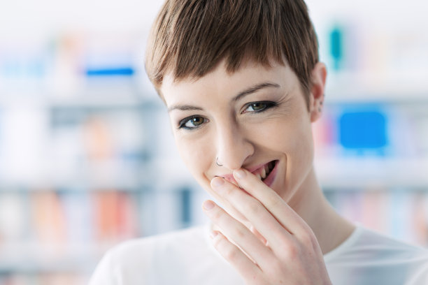 漂亮的女人笑图片下载