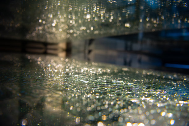 碎玻璃的抽象画图片下载