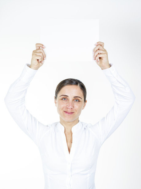 女商人手持空白广告banner图片下载