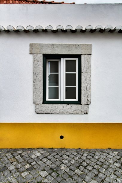 典型的葡萄牙复古立面与旧窗户图片下载