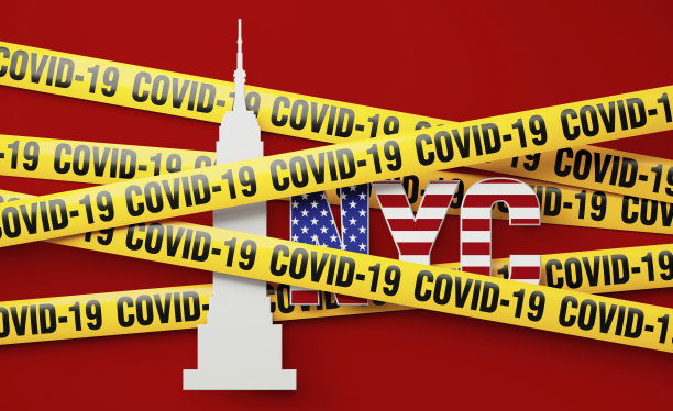 帝国大厦和纽约文字周围的COVID-19标记胶带护栏在红色背景图片下载