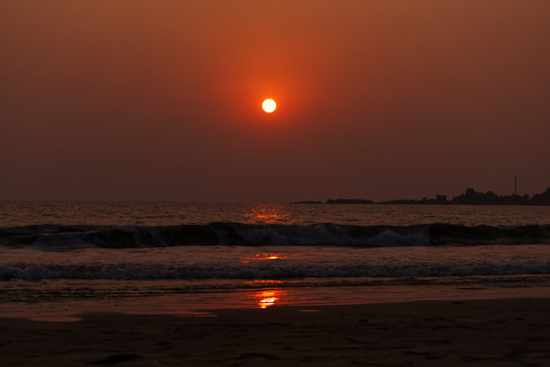 昏暗的观点日落在黑暗的气氛在安科拉图片下载
