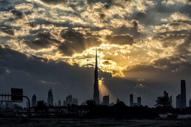 日出时分的哈利法塔图片下载