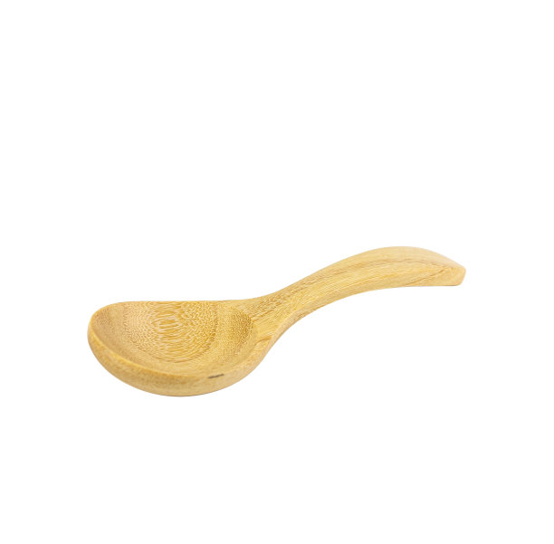 自然的产品。木头做的短勺子，在孤立的白色背景。剪辑路径。图片下载