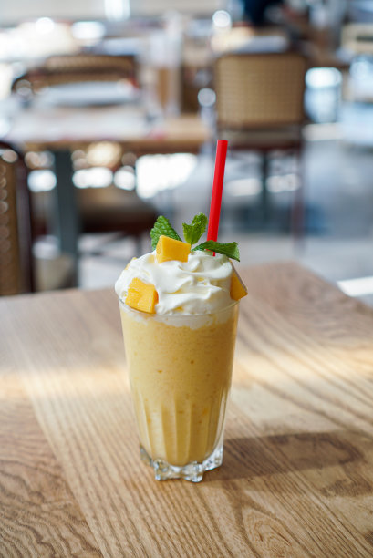 芒果糯米饭奶昔。图片下载