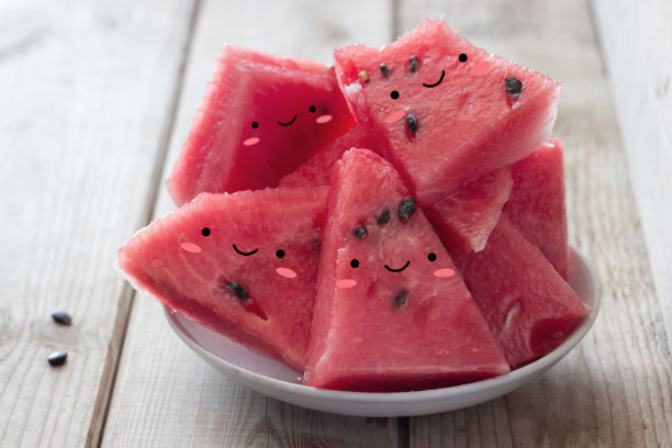 新鲜西瓜盘图片下载