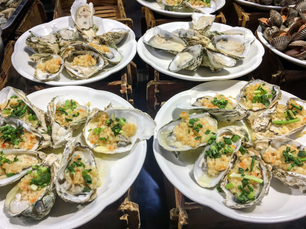 海鲜街的新鲜生蚝图片下载