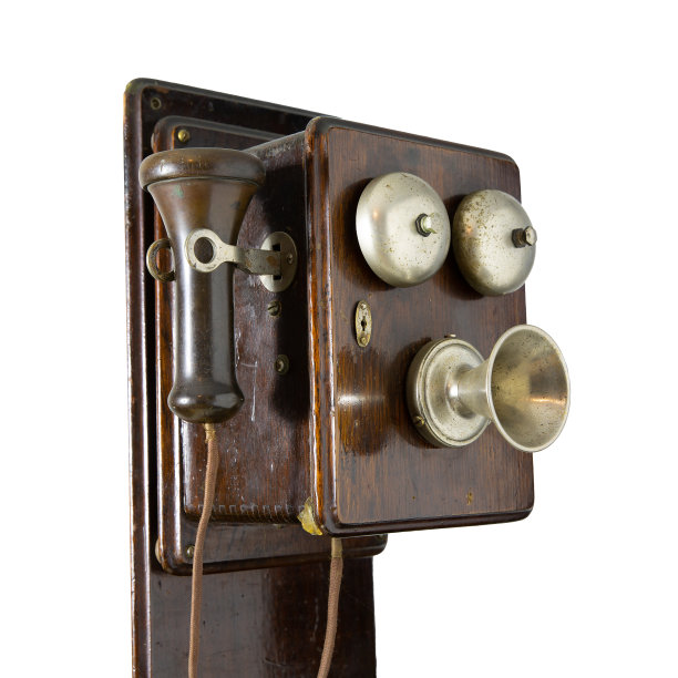古董木墙电话在孤立的白色背景，英国制造图片下载