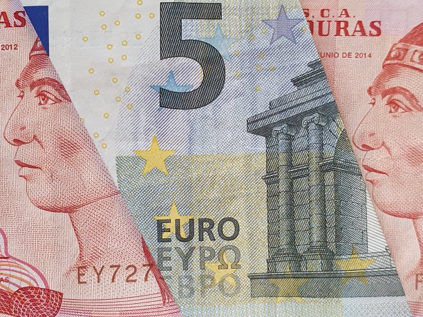 接近欧洲和洪都拉斯的钞票图片下载