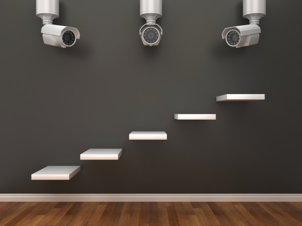 步骤与安全摄像头在黑板上- 3D渲染图片下载