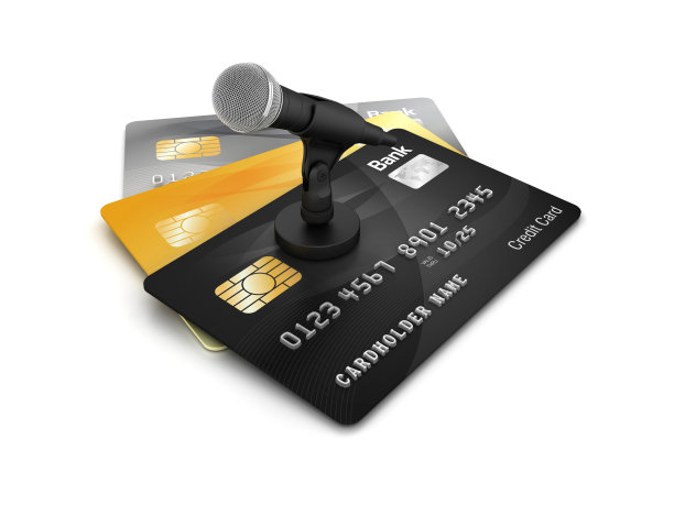 信用卡与麦克风- 3D渲染图片下载