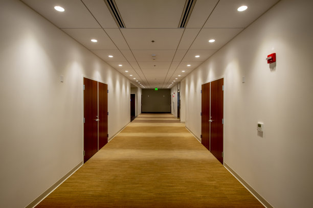 空荡荡的走廊图片下载