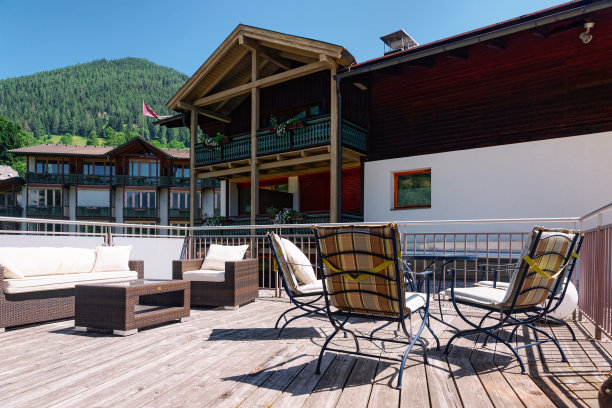 奥地利Bad Kleinkirchheim的街边餐厅图片下载