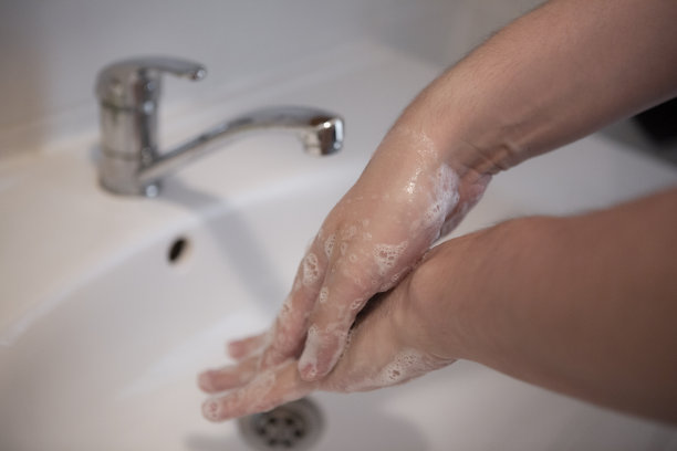 用抗菌肥皂洗手图片下载
