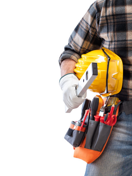 白色背景上带着工具带的电工。电力。图片下载