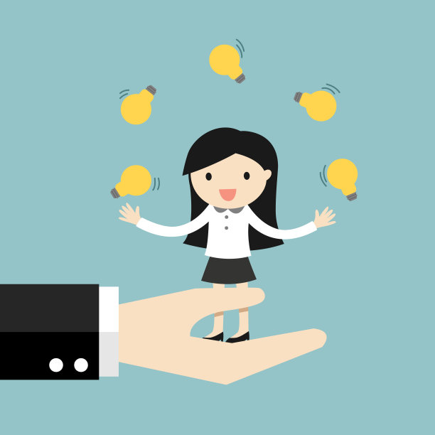 经营理念，女商人一边站在大手上一边摆弄着许多灯泡。图片下载