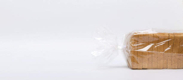 裹着白面包的吐司在白色的表面。文本空白图片下载