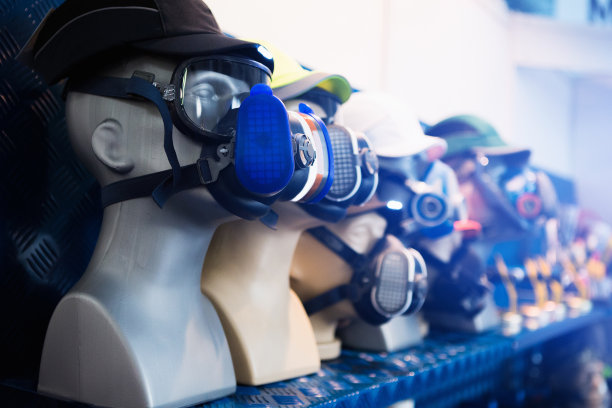 展示口罩和呼吸器。图片下载