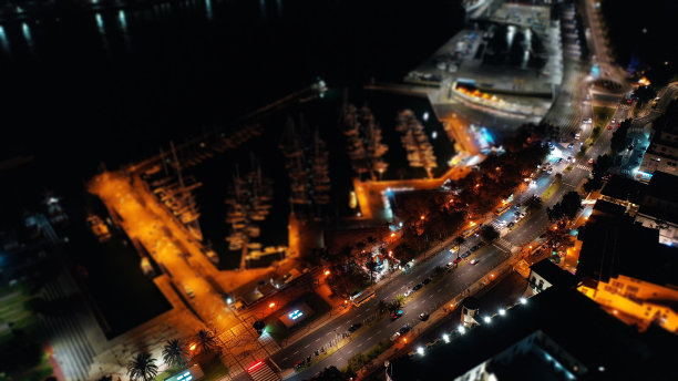 芬查尔，马德拉，葡萄牙的夜晚图片下载