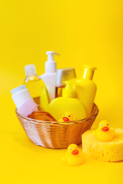 给婴儿洗澡用的配件。有选择性的重点。图片下载