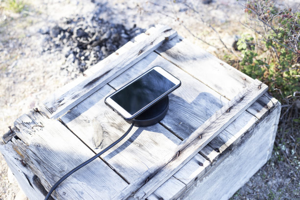 分享便携式充电。图片下载