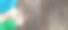 孩子们的脏衣服散落在一张木桌上。概念:洗脏的地方，洗小孩衣服的最好方法。副本的空间。模拟。图片下载