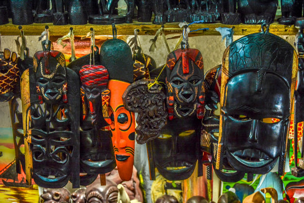 桑给巴尔街道上的纪念品图片下载