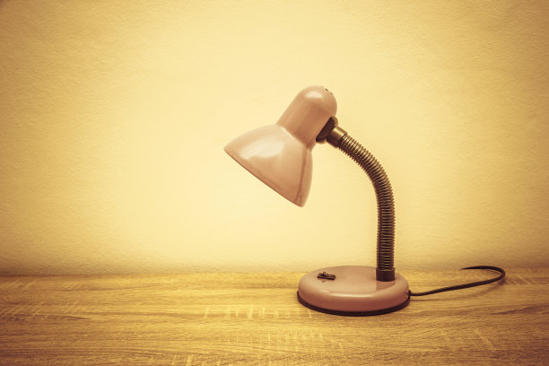 闹钟与时间切换到夏季时间图片下载