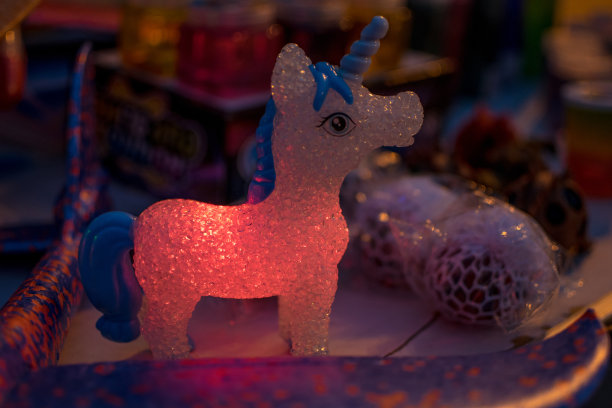 发光的独角兽图片下载