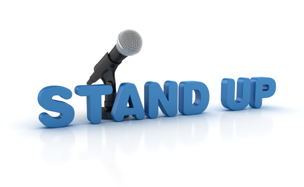 麦克风与站起来的字- 3D渲染图片下载