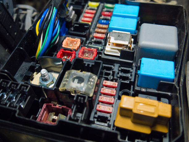 汽车保险丝盒图片下载