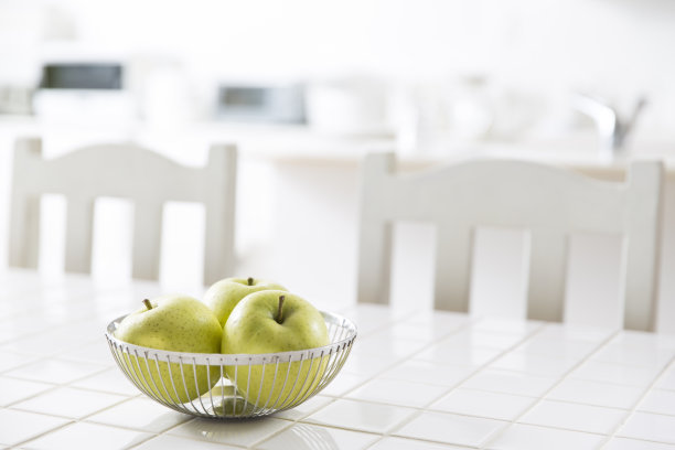 厨房里有个绿苹果图片下载