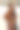 戴帽子和太阳镜、背皮包、穿流苏披肩的时尚时髦波西米亚风女人在微笑，快乐的旅行女孩在山边的海滩附近，渴望夏季旅行图片下载