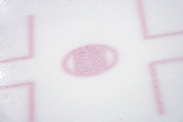 冰球场红中心点线。图片下载