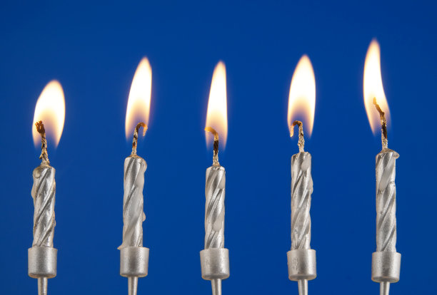 蓝色的银色生日蜡烛图片下载