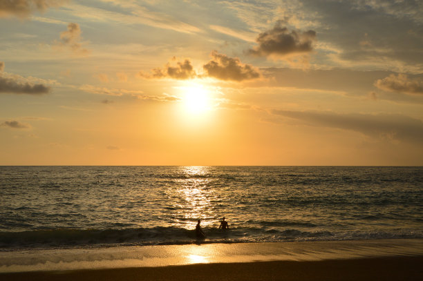 在意大利卡拉布里亚山区的一个叫圣尼古拉·阿赛拉的小村庄度过暑假图片下载