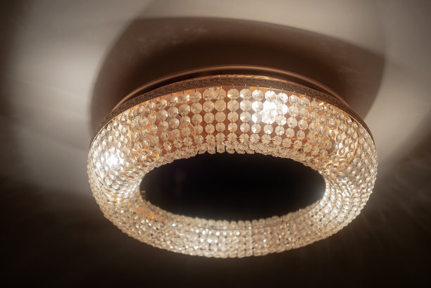 大水晶吊灯玻璃折射和反射光图片下载