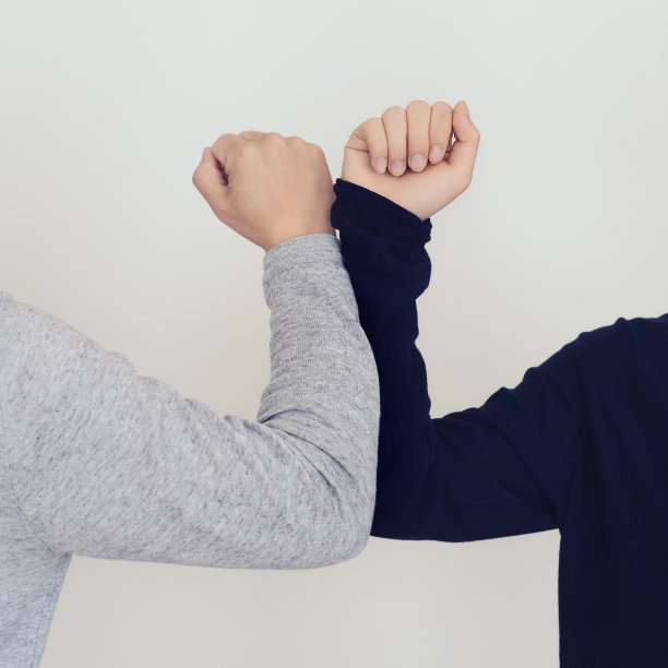 手肘撞图片下载