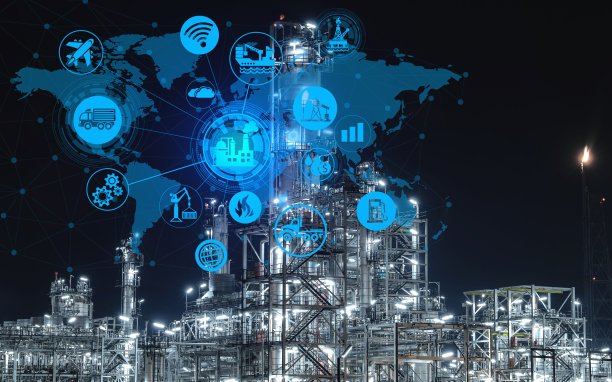 夜晚的炼油厂概念图片下载