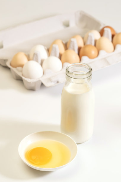 健康食材鸡蛋和牛奶图片下载